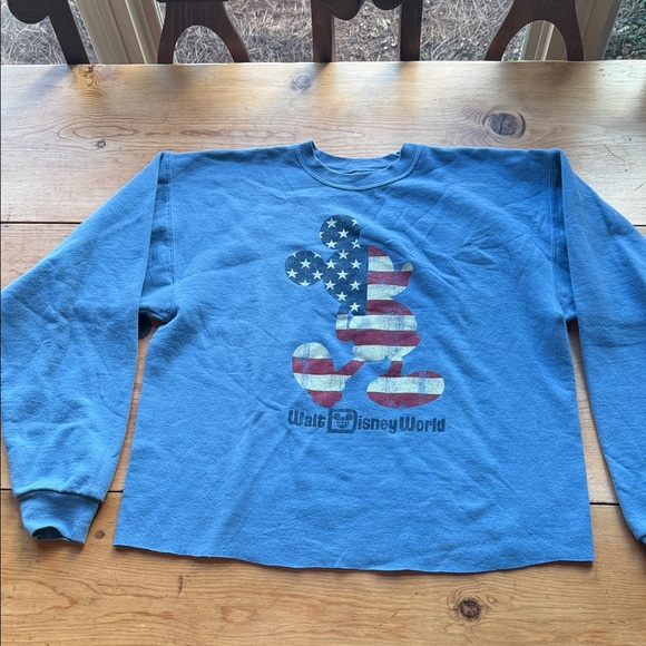 Disney Tops - Disney Blue Patriotic Mickey Sweatshirt size M oversized cut hem